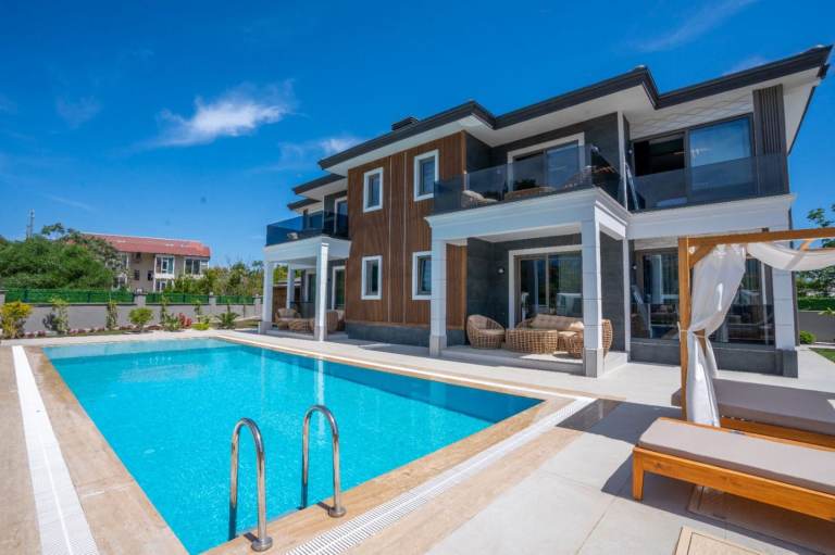 Luxury Residence with Private Pool in Kemer (Antalya) Turkey – Only 200 m to the Sea