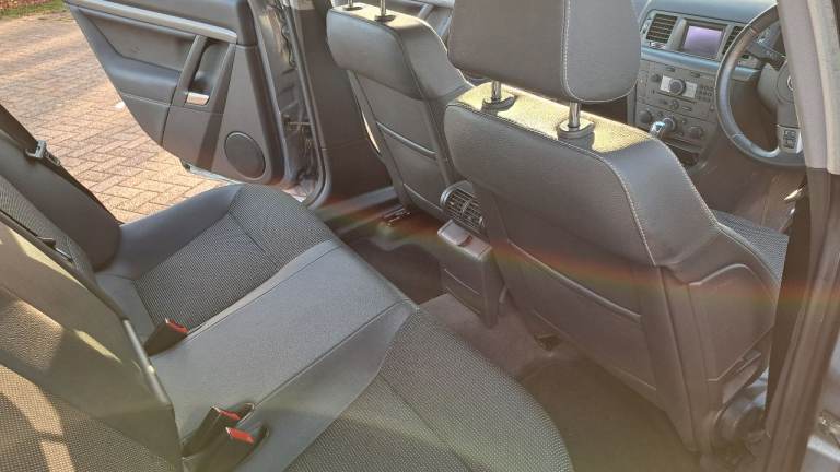 2007 Vauxhall Vectra 2.2 Direct Petrol Automatic – Rare Spec – New MOT – ULEZ Compliant