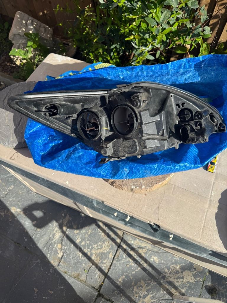 Ford focus 2008 headlight 
