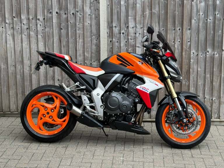 HONDA CB1000R 2013 (13) REPSOL REPLICA + STUNNING EXTRAS + 9,800 MILES