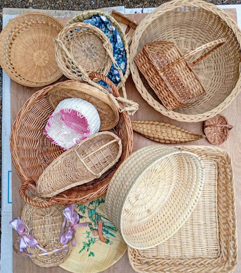 17 woven items in new or very good condition. Gifts-Decor-Useful
