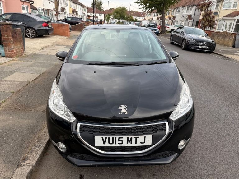 Peugeot, 208, Hatchback, 2015, Manual, 999 (cc), 5 doors