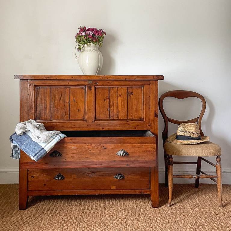 4ft Very large reclaimed rustic pine coffer trunk blanket box with chest of drawers