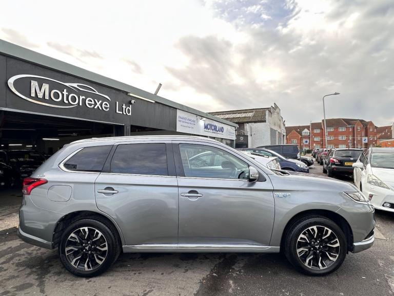 2016 Mitsubishi Outlander 2.0h 12kWh Juro CVT 4WD Euro 6 (s/s) 5dr ESTATE Petrol/Electric Hybrid ...