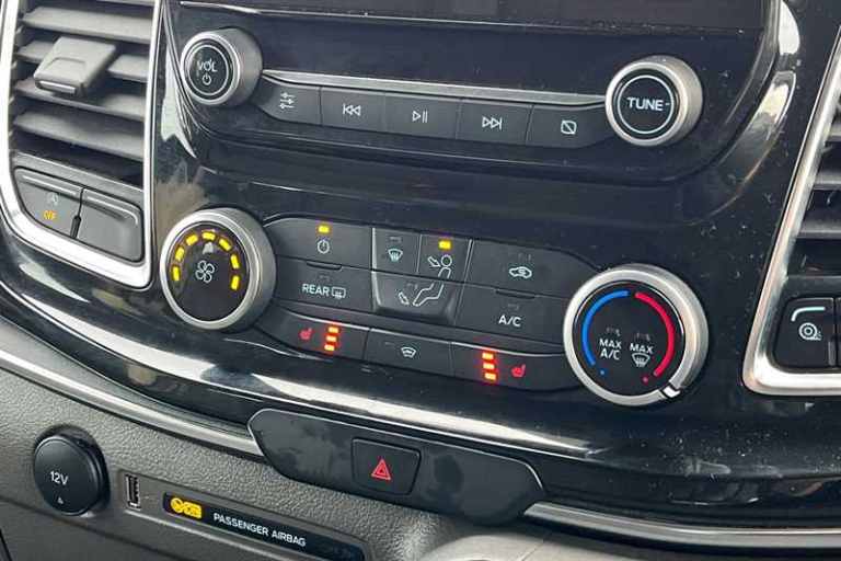 2022 Ford Tourneo Custom L2 320 Titanium 2.0 Diesel Automatic Start/Stop (130ps) Minibus Diesel A...