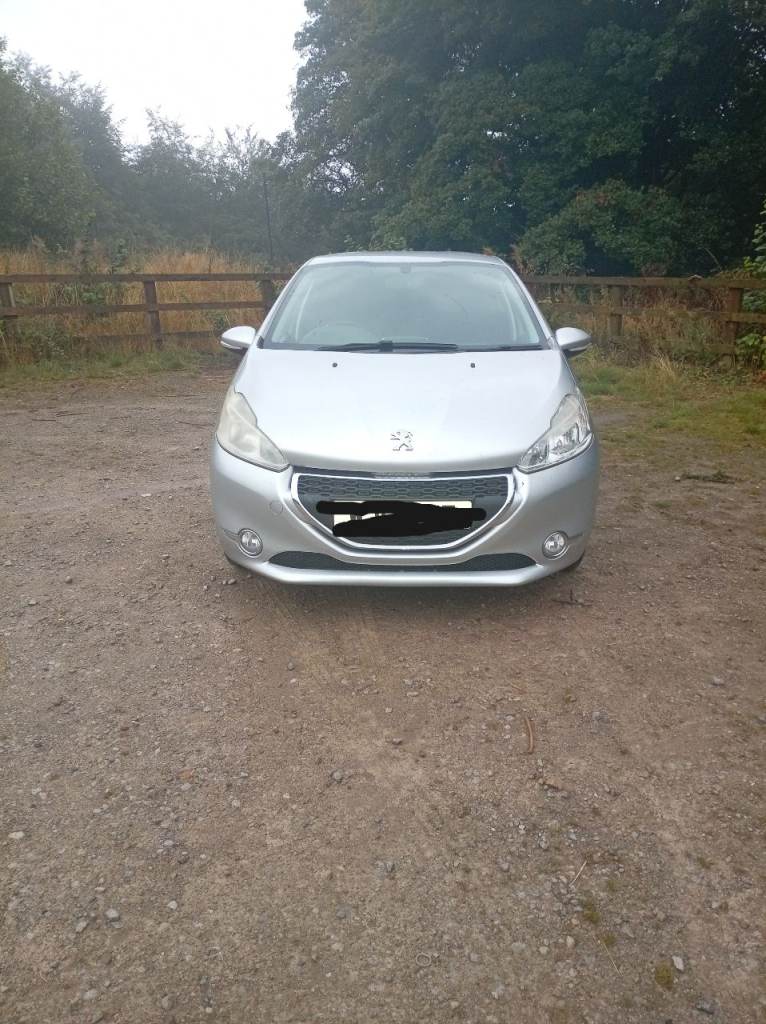 Peugeot, 208, Hatchback, 2013, Manual, 1199 (cc), 5 doors