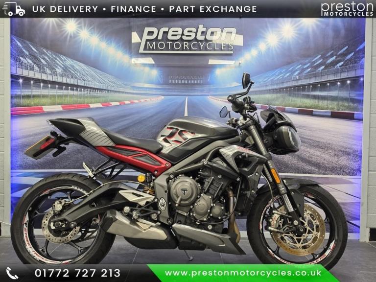 TRIUMPH STREET TRIPLE RS