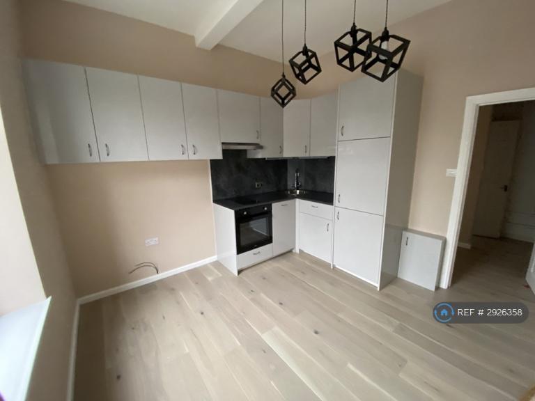 1 bedroom flat in London Road, Maidstone, ME16 (1 bed) (#2926358)