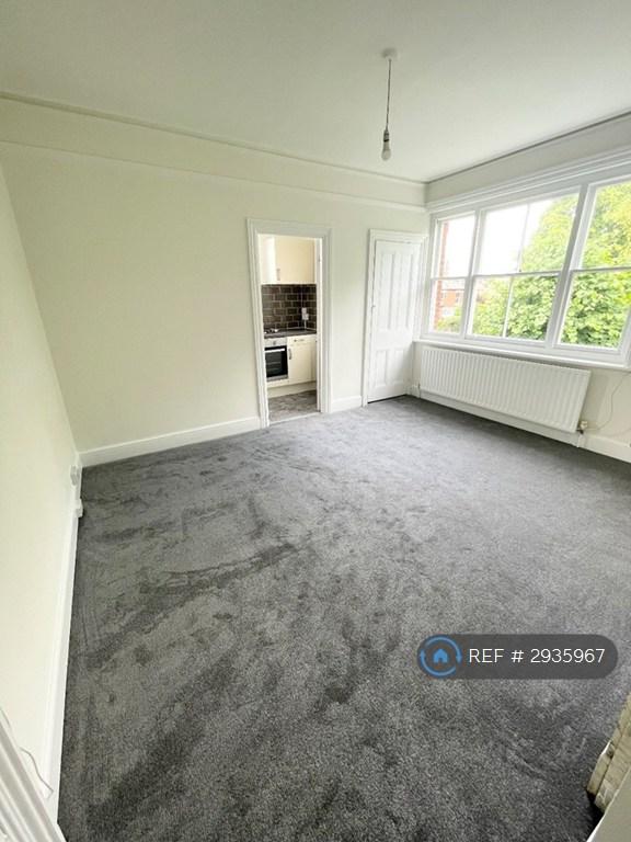 2 bedroom flat in High Barnet, Barnet, EN5 (2 bed) (#2935967)