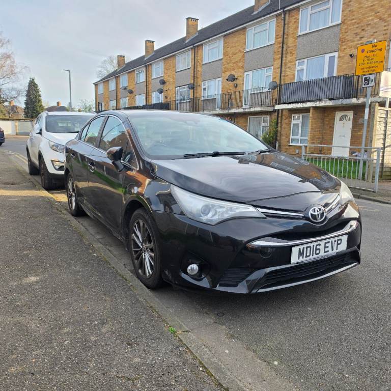 Toyota Avensis 2016 breaking parts car is fully running