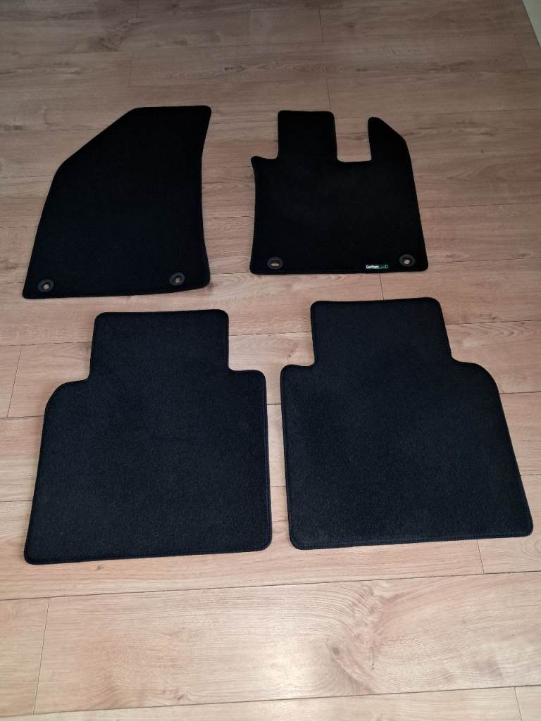 MG HS 2025 Car Mats ( Brand new)