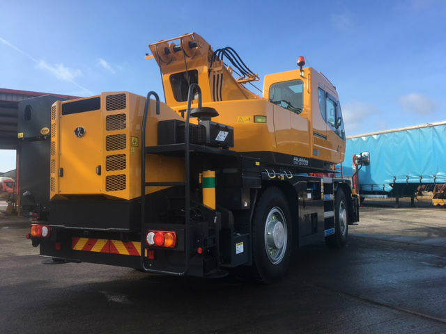 New Kato CR 200 rf 20 ton City Crane 4x4x4 twin hook ,fly jib ,+ vat 