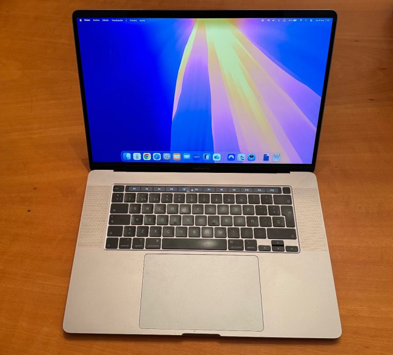 MacBook Pro 16-inch | Core i7 2.6GHz | 16GB RAM | 1TB SSD | Radeon Pro 5300M