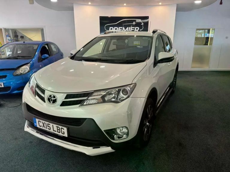 2015 Toyota RAV4 2.2 D-CAT Invincible 5dr Auto ESTATE DIESEL Automatic