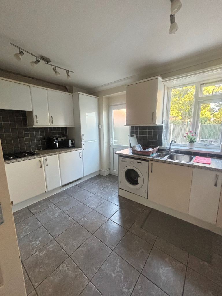 Private rooms available in shared home 