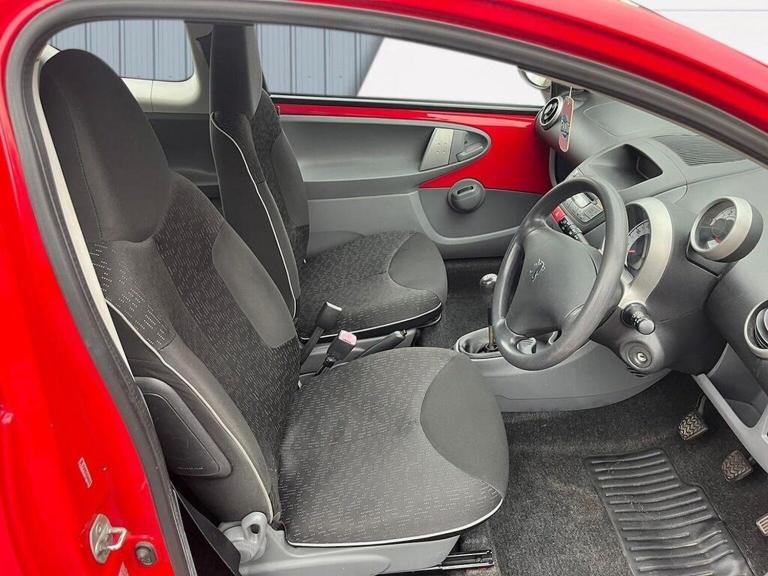 PEUGEOT 107 1.0 12V Verve Euro 4 3dr 2010 - Image 8