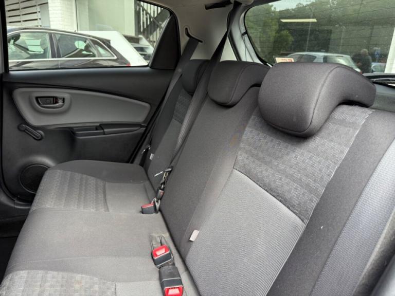  Toyota Yaris 1.33 VVT-i Icon 5dr - FTSH - AIR CON -ALLOYS - REAR CAMERA