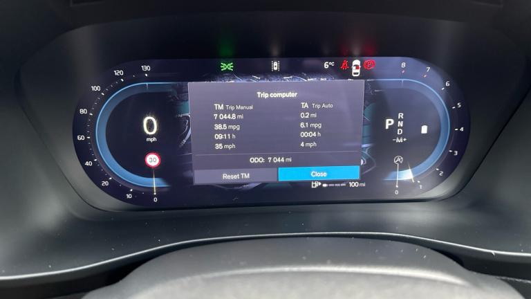 2025 Volvo XC40 2.0 B4P Plus Dark 5dr Auto Petrol Estate Estate Petrol Automatic