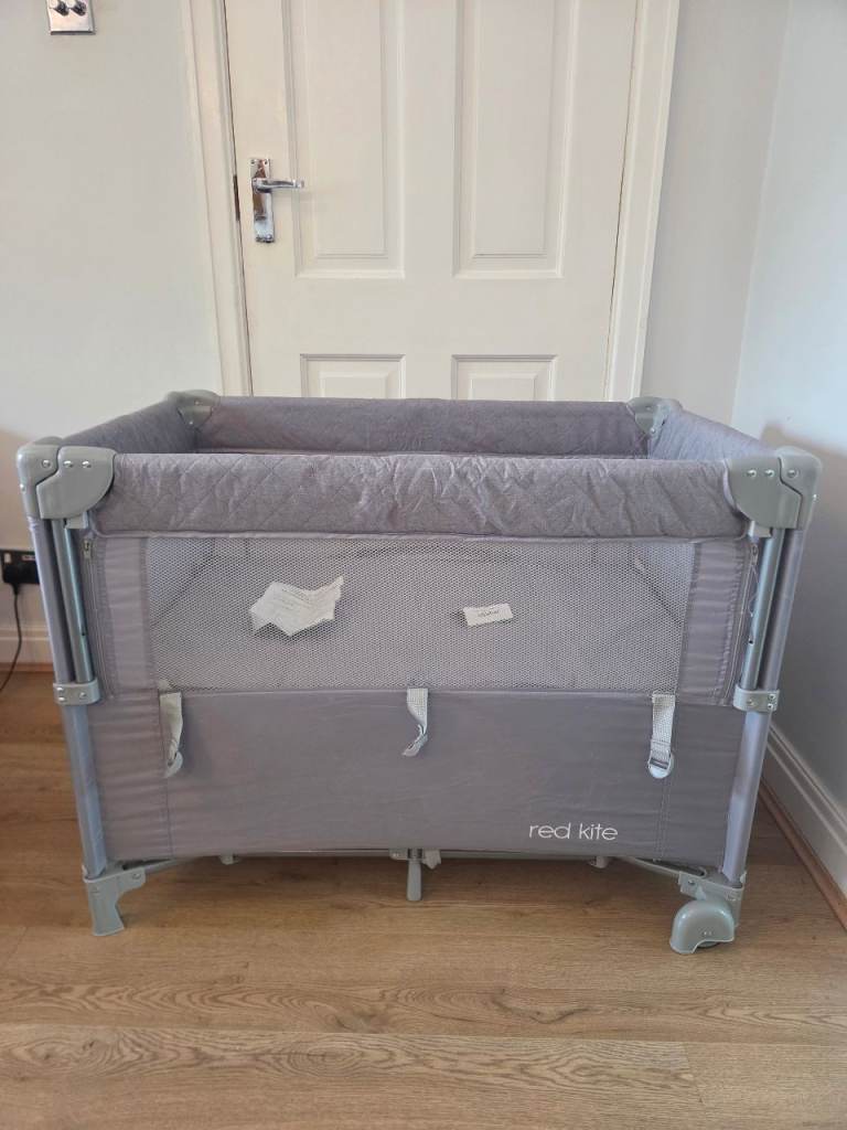 Red Kite Dreamer travel cot 