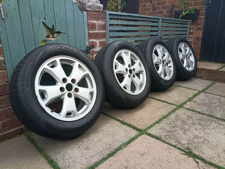 16" Ford transit connect alloys with good matching tyres.