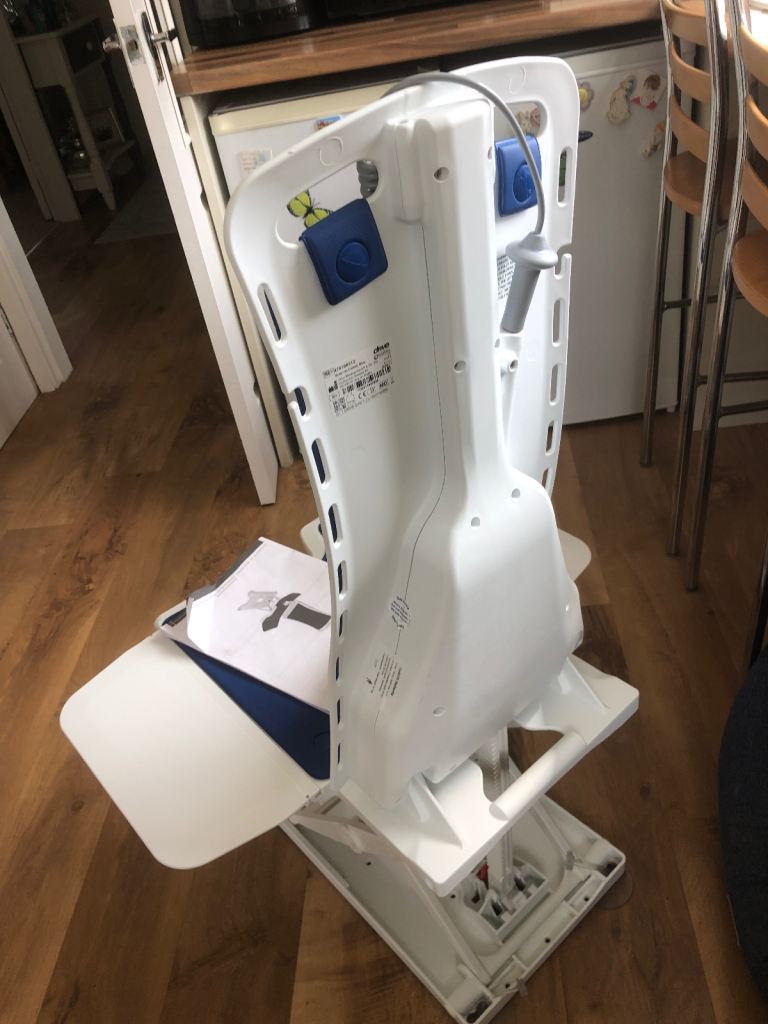 Remote control bath chair