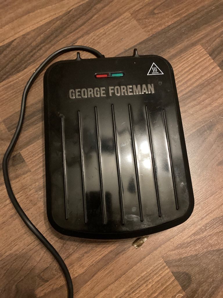 George Foreman small fit 25800 grill used lighly can post weight 2kg