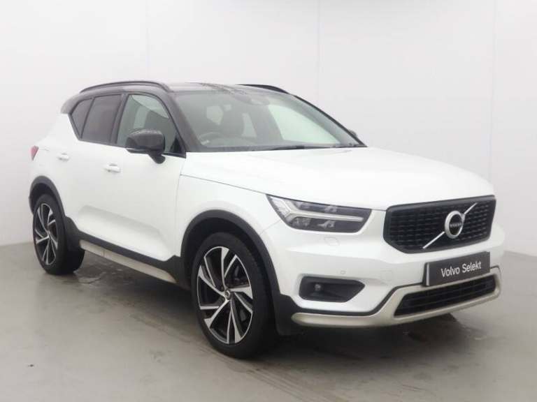 VOLVO XC40 2.0 T4 R DESIGN Pro 5dr AWD Geartronic