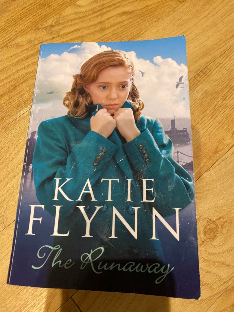 Katie Flynn - The Runaway Paperback Book