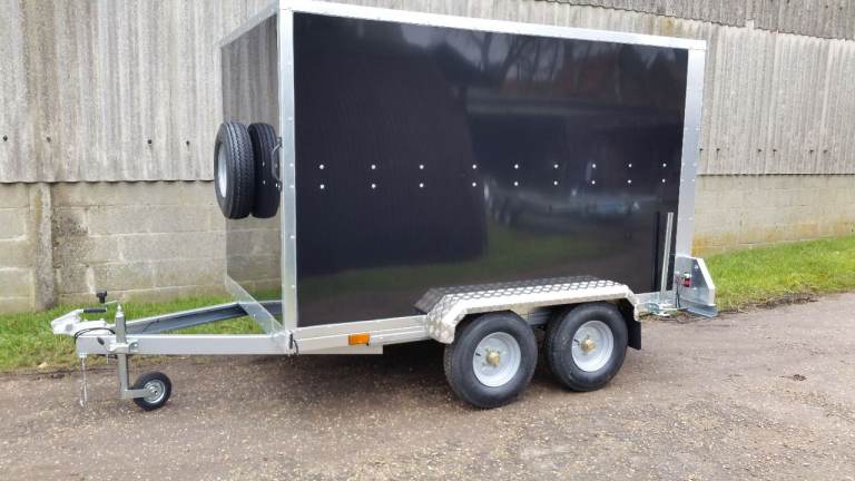 Box Trailer with Doors (Twin Axle) 8' X 5' X 5' in Black or White - Tickners