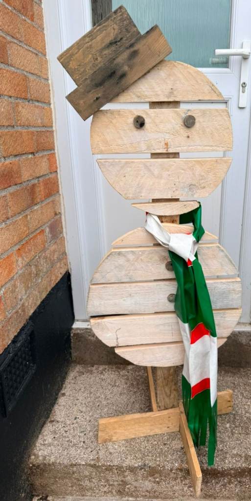 Wooden snowman made from pallets 