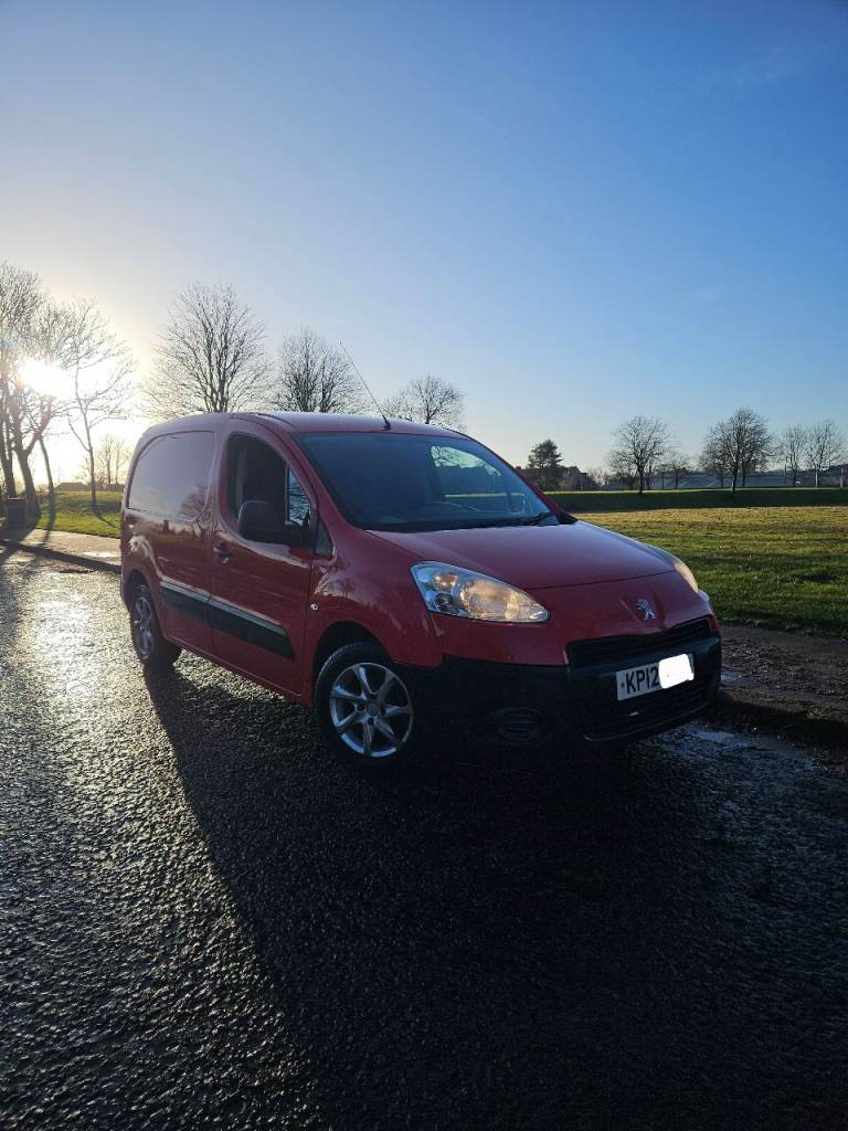 12/ reg  Peugeot partner 1.6 hdi fsh  sim combo connect partner caddy berlingo