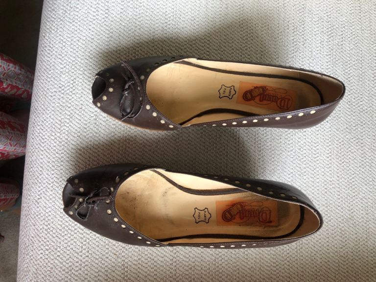 dainty, very attractive shoes.