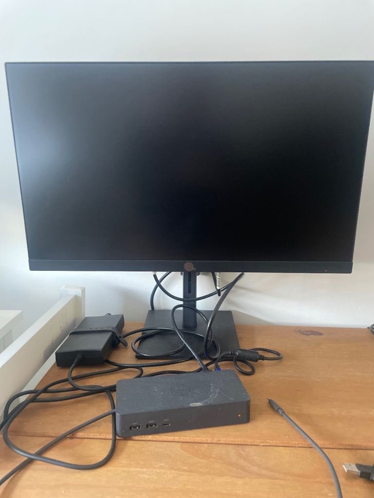 Black Computer Monitor with Stand – Good Condition