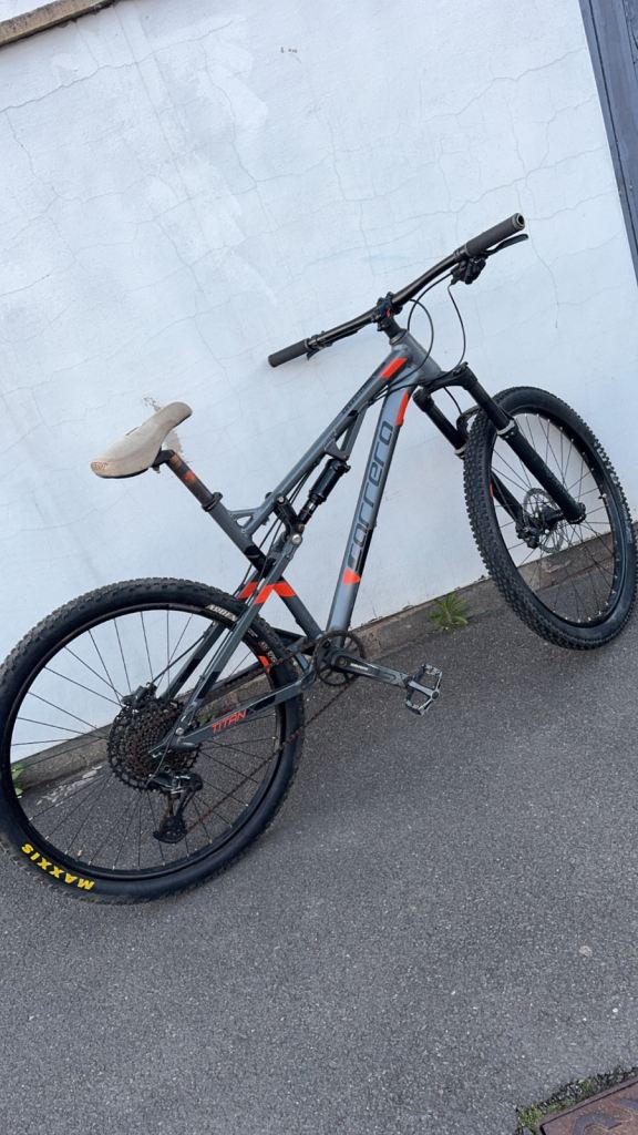 Full suspension carrera titan x 