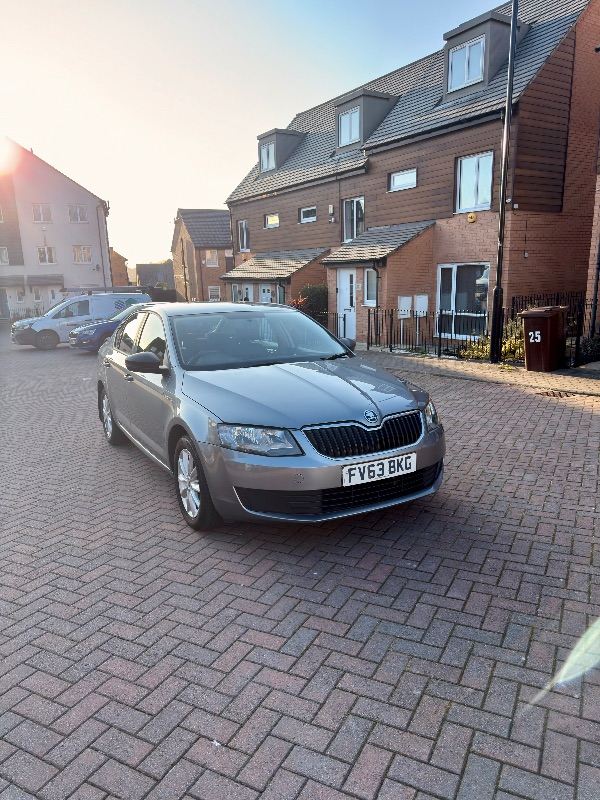 Skoda, OCTAVIA, Hatchback, 2013, Manual, 1598 (cc), 5 doors