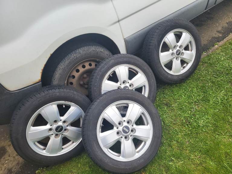 15" MINI COOPER ALLOY WHEELS AND TYRES 