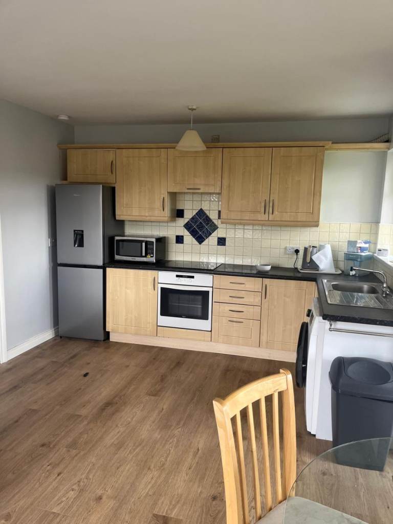 To Let - A Superb Modern Luxury 2 Bedroom Turn key apartment