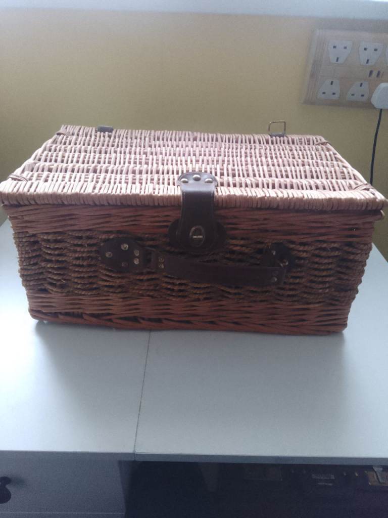 Wicker Picnic Basket 