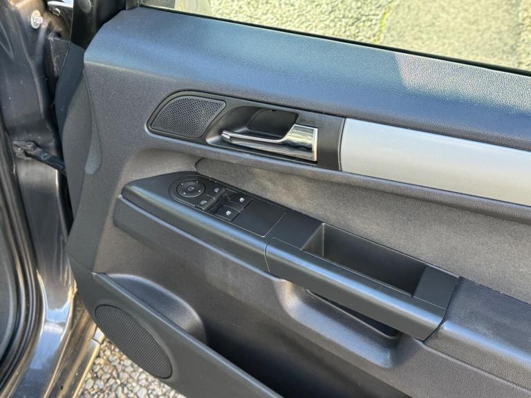 2012 Vauxhall Zafira 1.6 16V Exclusiv Euro 5 5dr MPV Petrol Manual