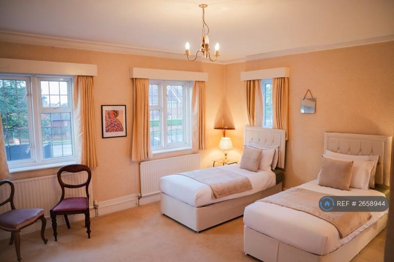 9 bedroom house in Shoppenhangers Road, Maidenhead, SL6 (9 bed) (#2658944)