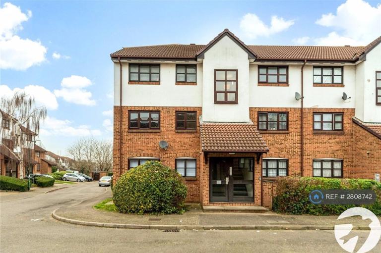 2 bedroom flat in Unicorn Walk, Greenhithe, DA9 (2 bed) (#2808742)