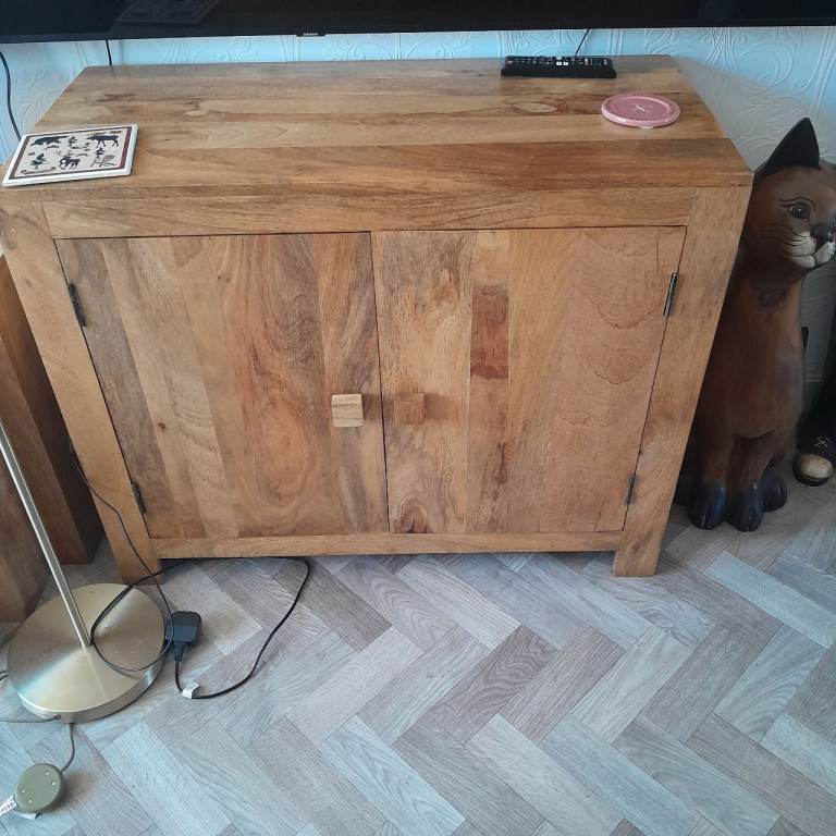 Solid wood sideboard 