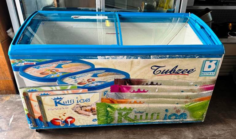 COMMERCIAL CHEST FREEZER- 1.5 METER ICE CREAM FREEZER