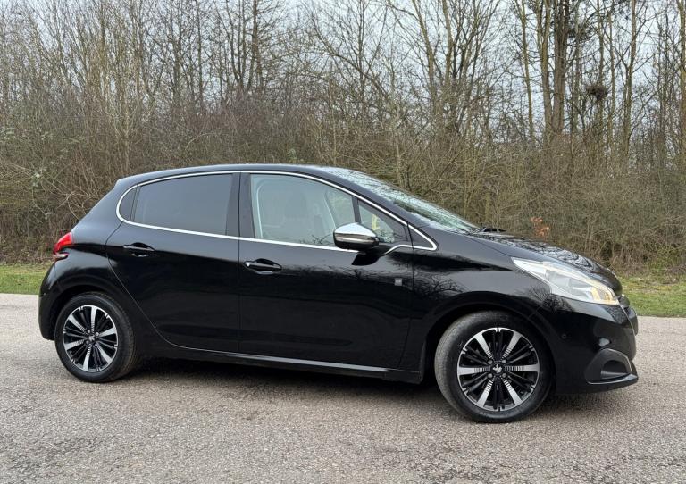 PEUGEOT 208 1.2 PureTech Tech Edition 2019
