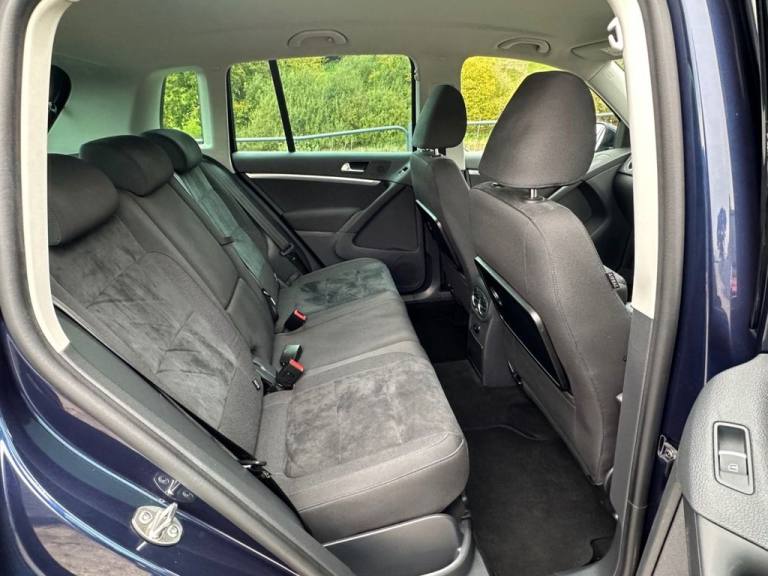 2014 Volkswagen Tiguan 2.0 TDI BlueMotion Tech Match SUV 5dr Diesel Manual 2WD Euro 5 (s/s) (140 ...