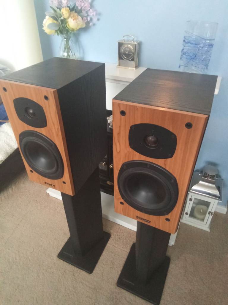 Speakers tannoy mercury,as shown, excellent,85 pound 