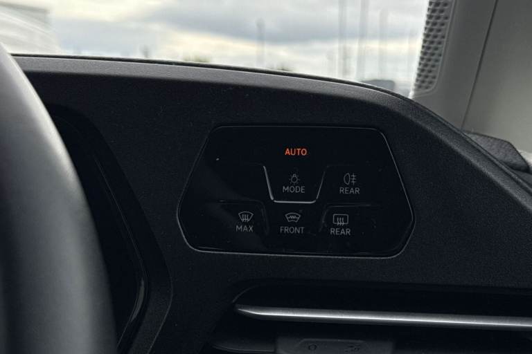 2024 Volkswagen Caddy Maxi 2.0 TDI 122 Life 5dr DSG Van DIESEL Automatic