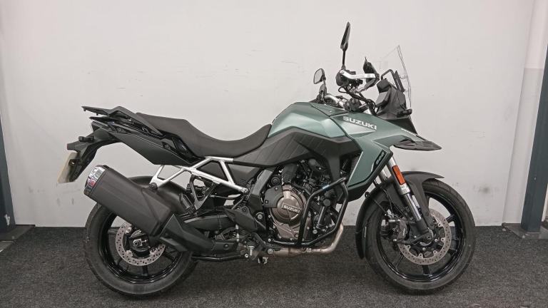 SUZUKI VSTROM 800 RE ** MOT FEB 2027 - ENGINE BARS - 2 KEYS - COLOUR DISPLAY ** 