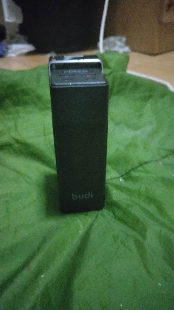 Budi very fast charging power bank