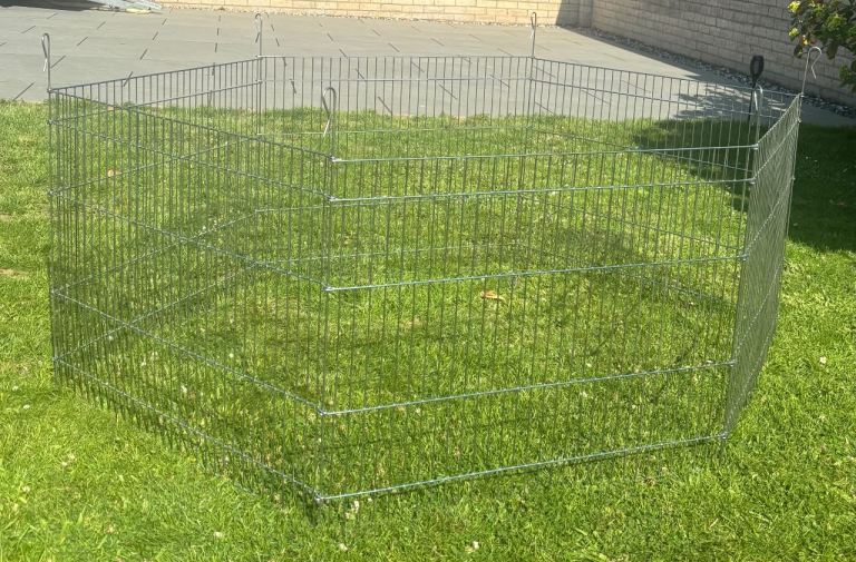 Pets at Home Medium Play Pen Rabbits and Guinea Pigs Excellent Condition